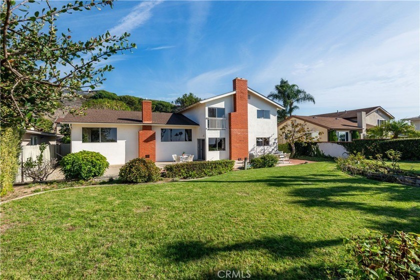 Set on a large lot, with panoramic ocean views and endless - Beach Home for sale in Rancho Palos Verdes, California on Beachhouse.com