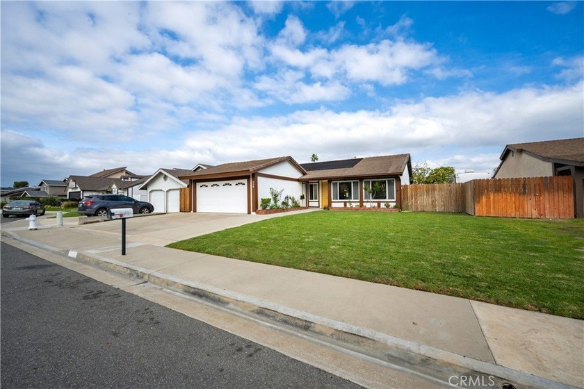 Welcome to a beautifully re-imagined single-level home on a - Beach Home for sale in Costa Mesa, California on Beachhouse.com