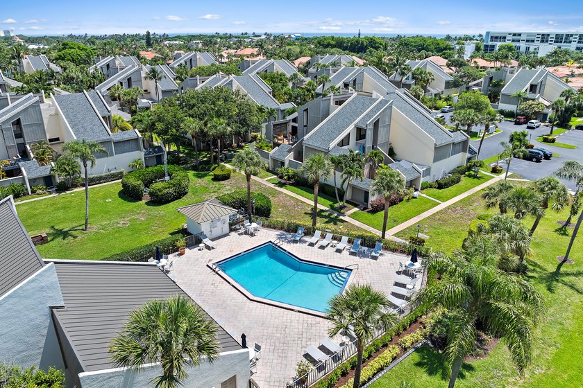 Dreaming of coastal living? This charming one-bedroom - Beach Condo for sale in Jupiter, Florida on Beachhouse.com