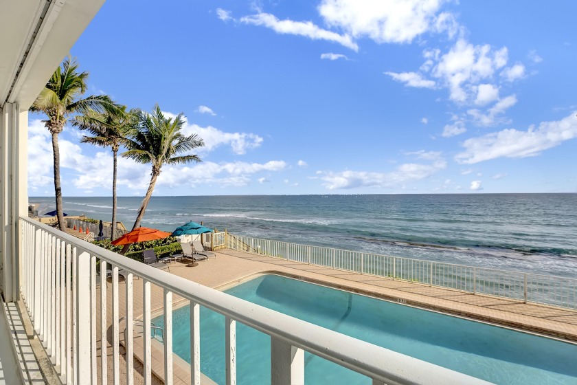 The perfect Palm Beach Pied-a-terre. This turn key, move in - Beach Condo for sale in South Palm Beach, Florida on Beachhouse.com