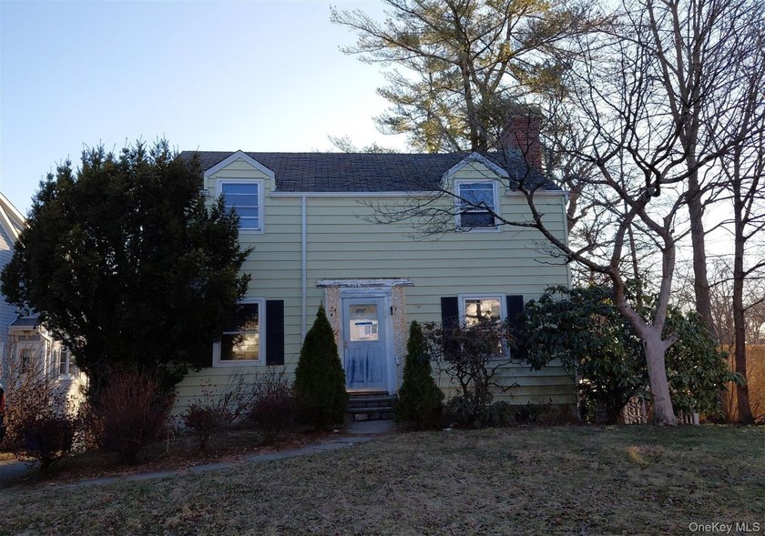 Charming Colonial-style home with a full basement and built-in - Beach Home for sale in Eastchester, New York on Beachhouse.com