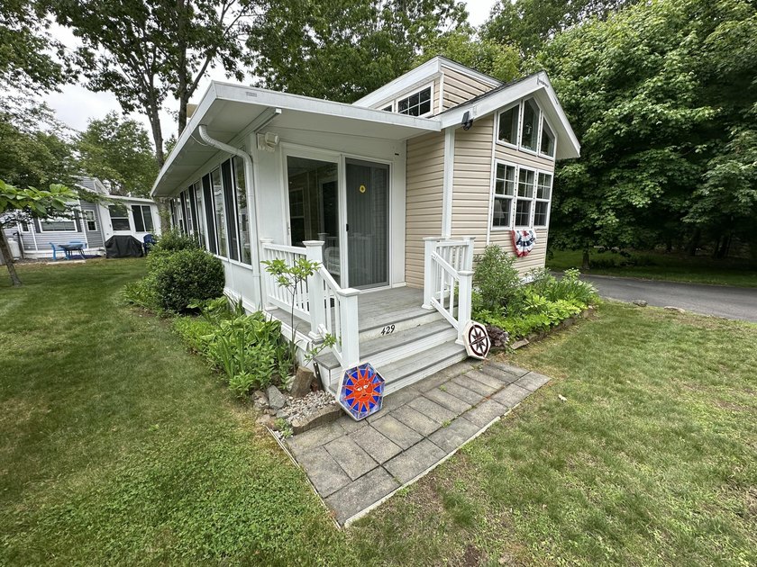 Handy-person special! Come enjoy the whole summer & the fall at - Beach Home for sale in Wells, Maine on Beachhouse.com