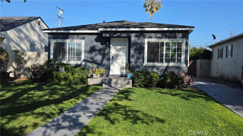 Beautiful, move-in ready, spacious, 3 bedrooms and one bathroom - Beach Home for sale in Long Beach, California on Beachhouse.com