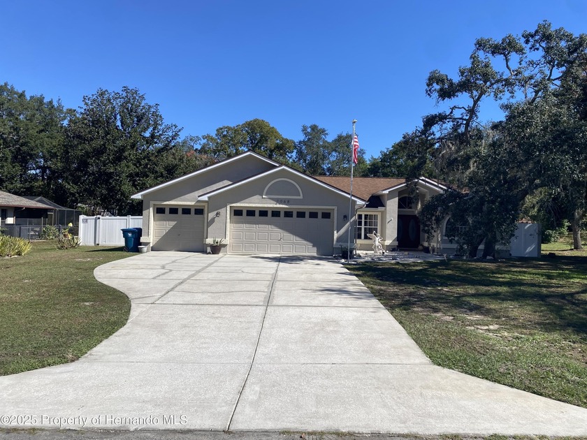 Welcome to your forever home! Beautiful 3 bedroom 2.5 bath in - Beach Home for sale in Spring Hill, Florida on Beachhouse.com