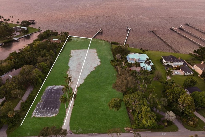 RARE RIVERFRONT ESTATE LOT ON RIVERVIEW BLVD - OVER 1.8 ACRES - Beach Lot for sale in Bradenton, Florida on Beachhouse.com