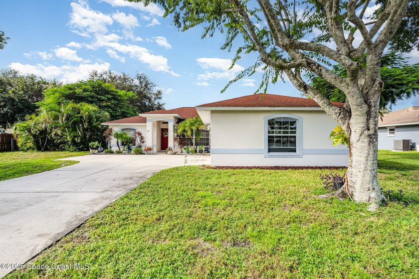 Now at a lower price!! Move in ready 3/2 home w/ 2 car garage - Beach Home for sale in Cocoa, Florida on Beachhouse.com