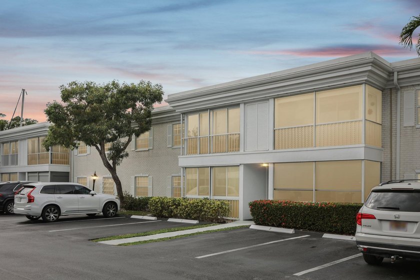 Healthy community! Assessments paid & fully reserved! Premier - Beach Condo for sale in Fort Lauderdale, Florida on Beachhouse.com