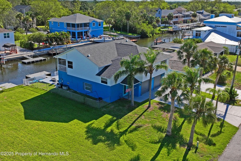 BEAUTIFUL FULLY FURNISHED WATERFONT HOME WITH BRAND NEW ROOF - Beach Home for sale in Hudson, Florida on Beachhouse.com