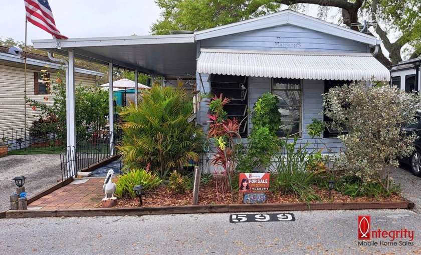 You will love this adorable 1 bedroom, 1 bath home!  It is well - Beach Home for sale in St. Petersburg, Florida on Beachhouse.com
