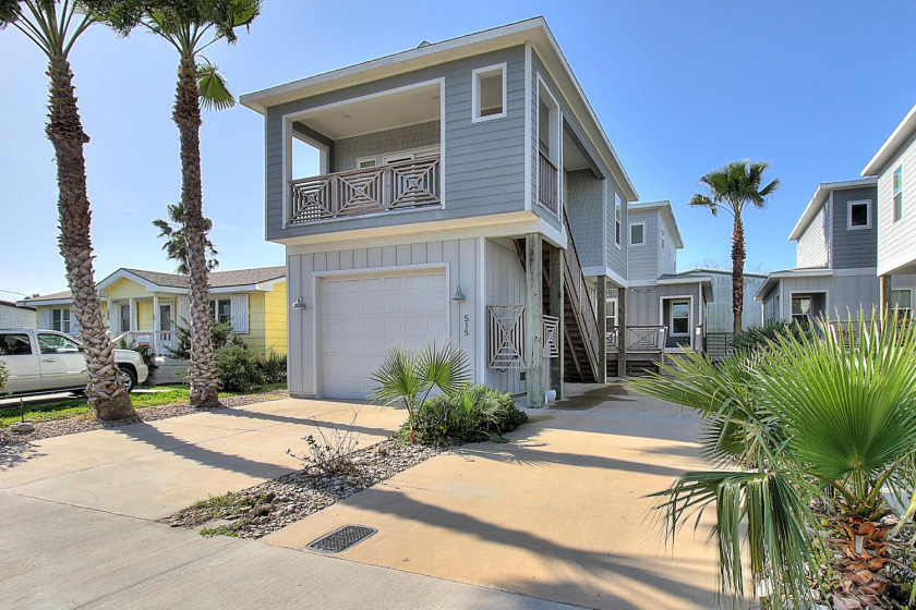 Private home, in town location with nice sized patio & driveway - Beach Vacation Rentals in Port Aransas, Texas on Beachhouse.com