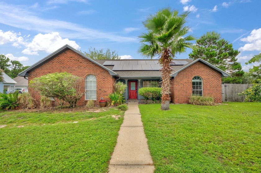 Situated just 5 miles from Gulf Breeze Proper, this residence - Beach Home for sale in Gulf Breeze, Florida on Beachhouse.com