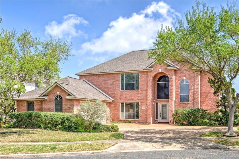 Step into this spacious 4-bedroom, 2.5-bath, 2-car garage home - Beach Home for sale in Corpus Christi, Texas on Beachhouse.com