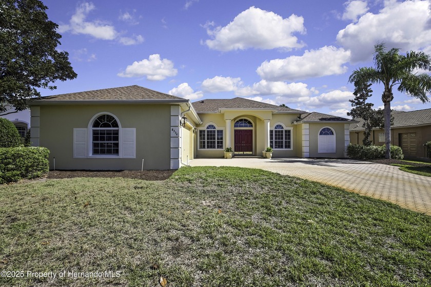 Welcome to your Beautiful Waterfront Pool and Spa Home in the - Beach Home for sale in Weeki Wachee, Florida on Beachhouse.com