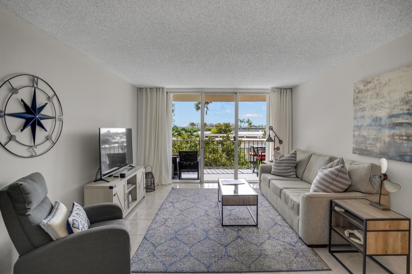 Enjoy the best of both coastal worlds and the South Florida - Beach Condo for sale in South Palm Beach, Florida on Beachhouse.com
