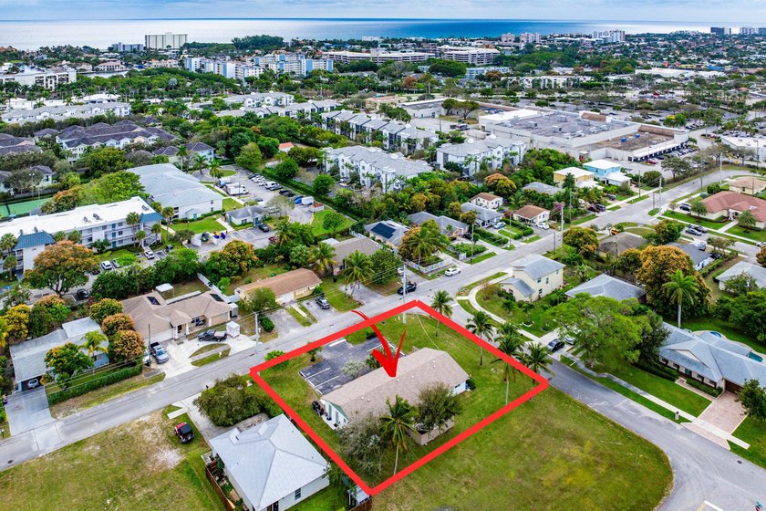 This East Delray Beach and walk (or a short bike ride) to the - Beach Home for sale in Delray Beach, Florida on Beachhouse.com