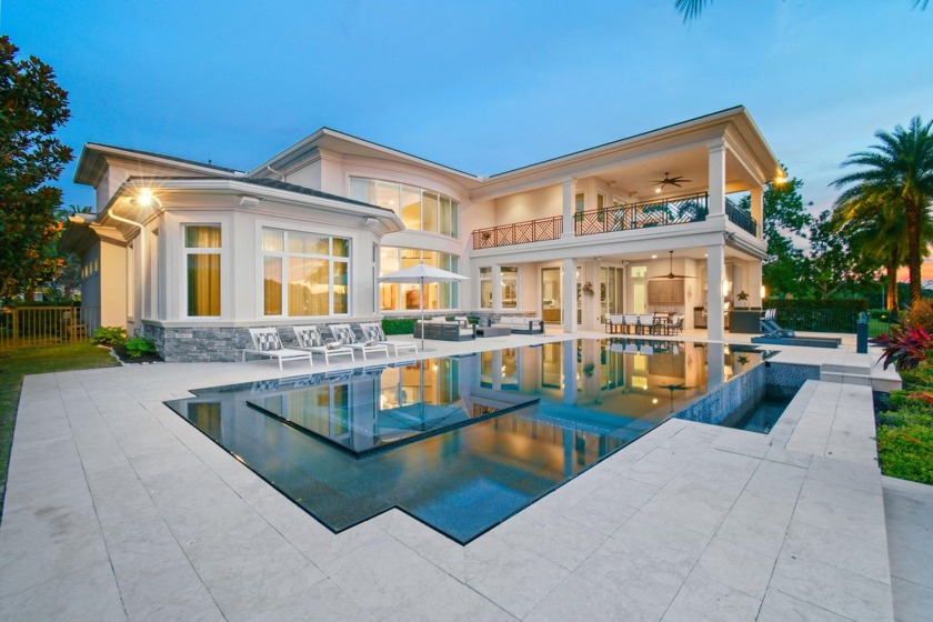 Motivated seller, bring all offers!Located in the prestigious - Beach Home for sale in Juno Beach, Florida on Beachhouse.com