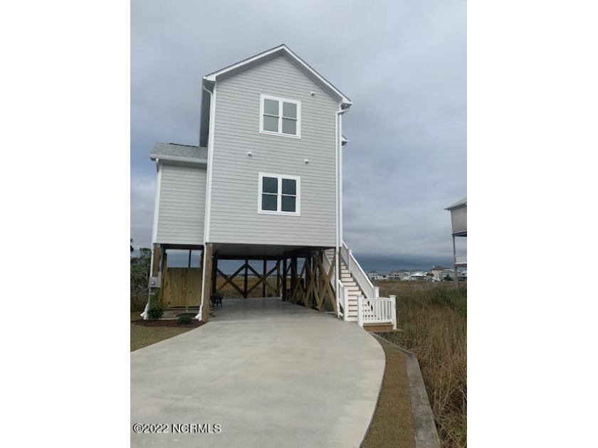 Awesome New construction 4 bedroom home w/AMAZING unobstructed - Beach Home for sale in Atlantic Beach, North Carolina on Beachhouse.com