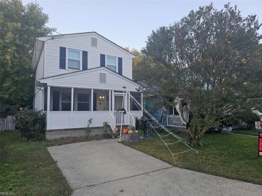 Welcome to this charming 2 Story Colonial featuring 3 bedrooms - Beach Home for sale in Newport News, Virginia on Beachhouse.com