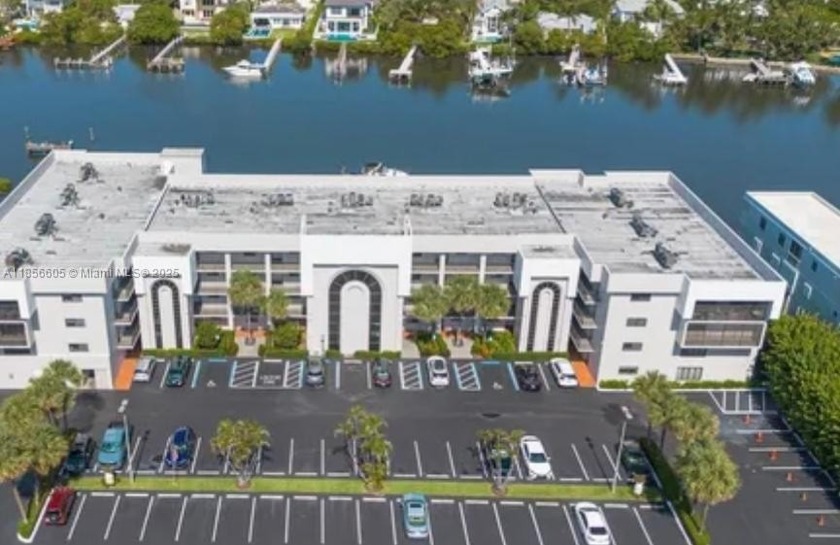 BRING OFFERS!! REDUCED AGAIN!!! RARELY AVAILABLE! GREAT - Beach Condo for sale in South Palm Beach, Florida on Beachhouse.com