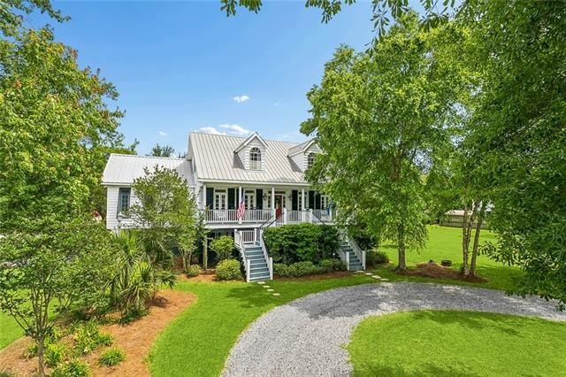 Just one block from the Lakefront in the heart of Old Mandeville - Beach Home for sale in Mandeville, Louisiana on Beachhouse.com
