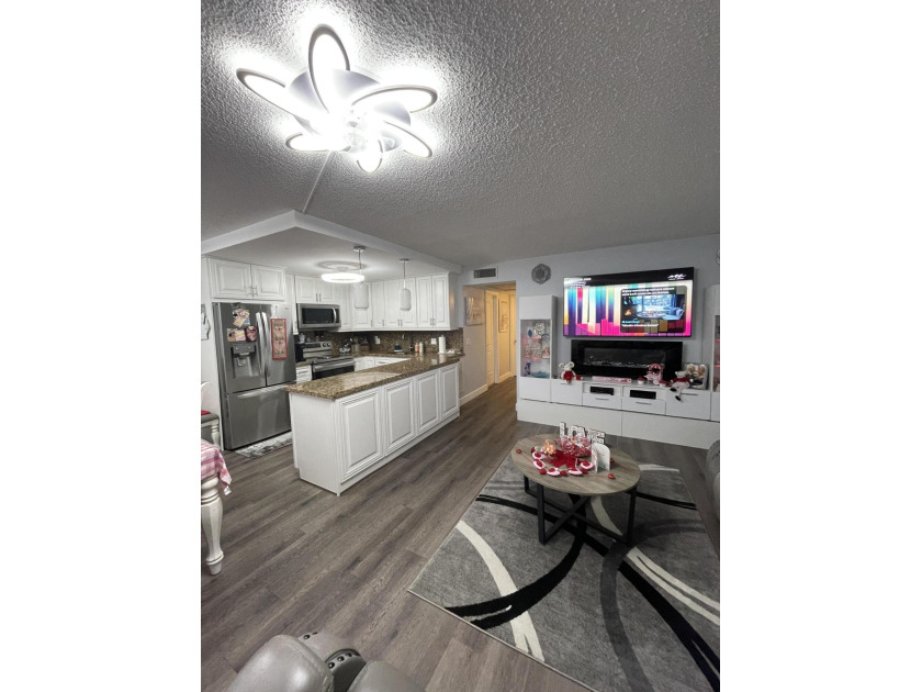 YOU WILL LOVE THIS PLACE! Cozy, clean, and modern condo in - Beach Condo for sale in Deerfield Beach, Florida on Beachhouse.com