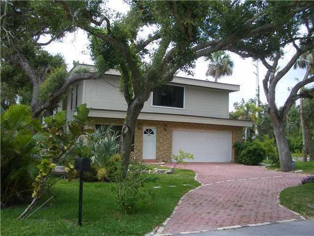 Charming Spanish style house. Conveniently located east of A1A - Beach Home for sale in Vero Beach, Florida on Beachhouse.com