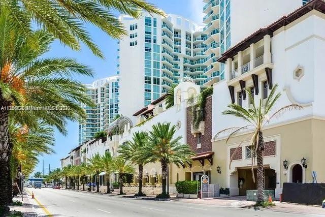 FURNISHED 2 + den bedrooms, 2 full bathrooms apartment in Luxury - Beach Condo for sale in Sunny Isles Beach, Florida on Beachhouse.com