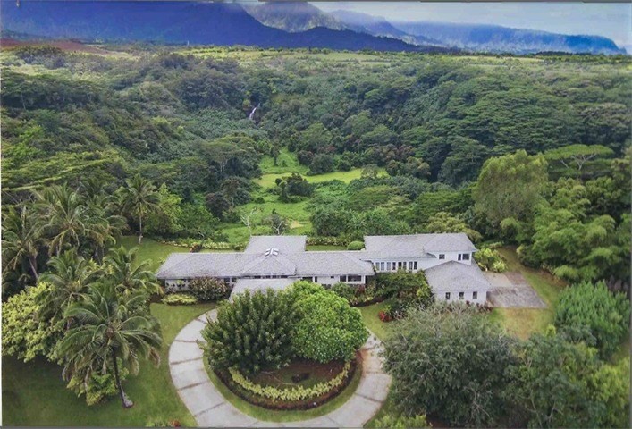 Welcome to "Wailelenani"  (Heavenly Waterfalls).  Occupying this - Beach Home for sale in Kilauea, Hawaii on Beachhouse.com