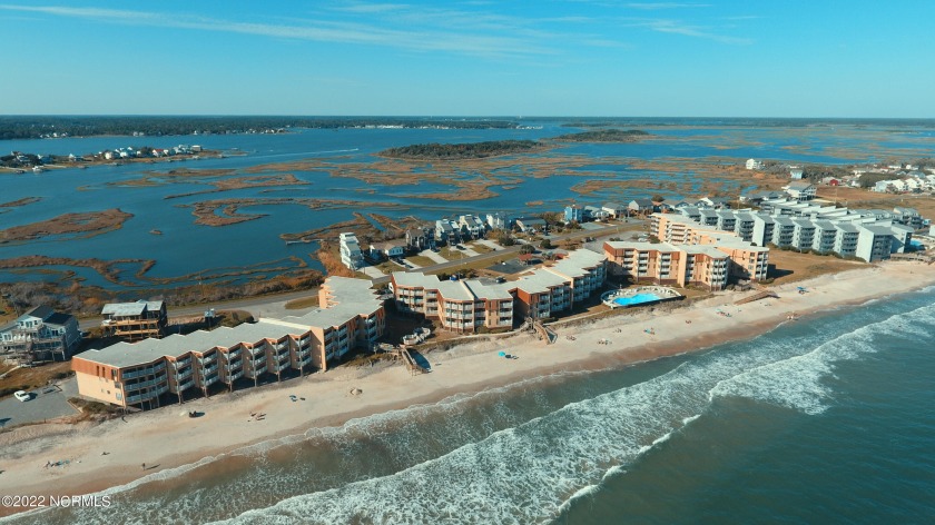 This is a beautiful condo and a wonderful opportunity to own a - Beach Condo for sale in North Topsail Beach, North Carolina on Beachhouse.com