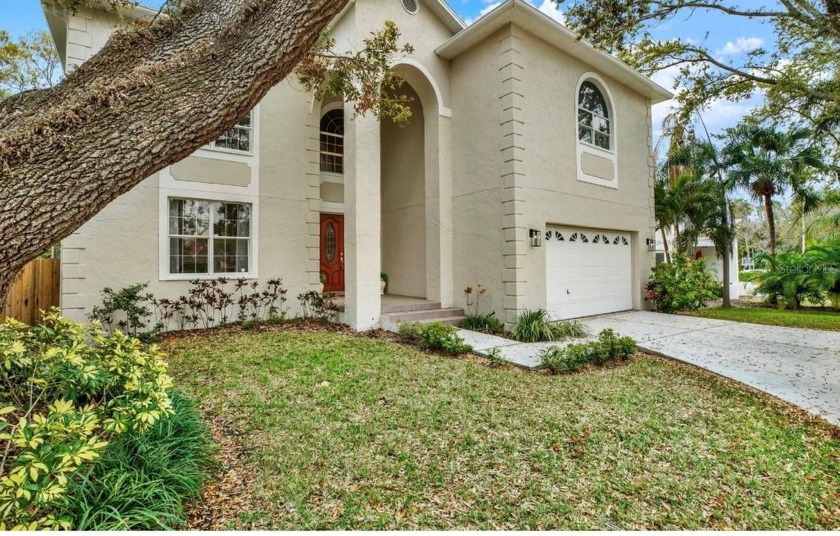 Welcome to this classic South Tampa charmer, custom built in - Beach Home for sale in Tampa, Florida on Beachhouse.com