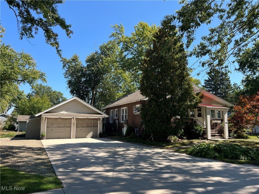 Charming Brick Bungalow with loads of extra features. 2-bedrooms - Beach Home for sale in Ashtabula, Ohio on Beachhouse.com