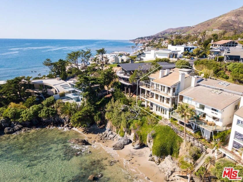 A true oceanfront retreat in the coveted gated community of - Beach Home for sale in Malibu, California on Beachhouse.com