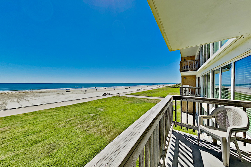 Lovely two bedroom beachfront condo with a spectacular - Beach Vacation Rentals in Corpus Christi, Texas on Beachhouse.com