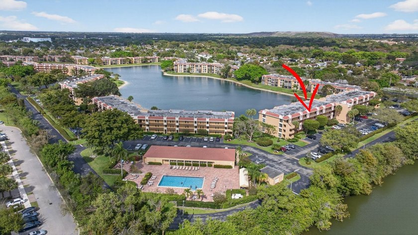 Wake up every day to a spectacular lake view! This beautiful - Beach Condo for sale in Margate, Florida on Beachhouse.com