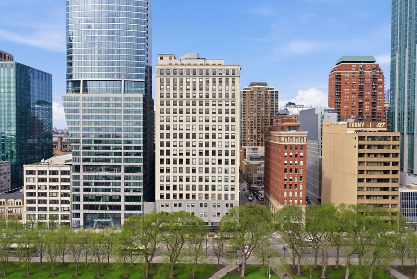 Welcome to this refined South Loop residence featuring 10.5-foot - Beach Condo for sale in Chicago, Illinois on Beachhouse.com