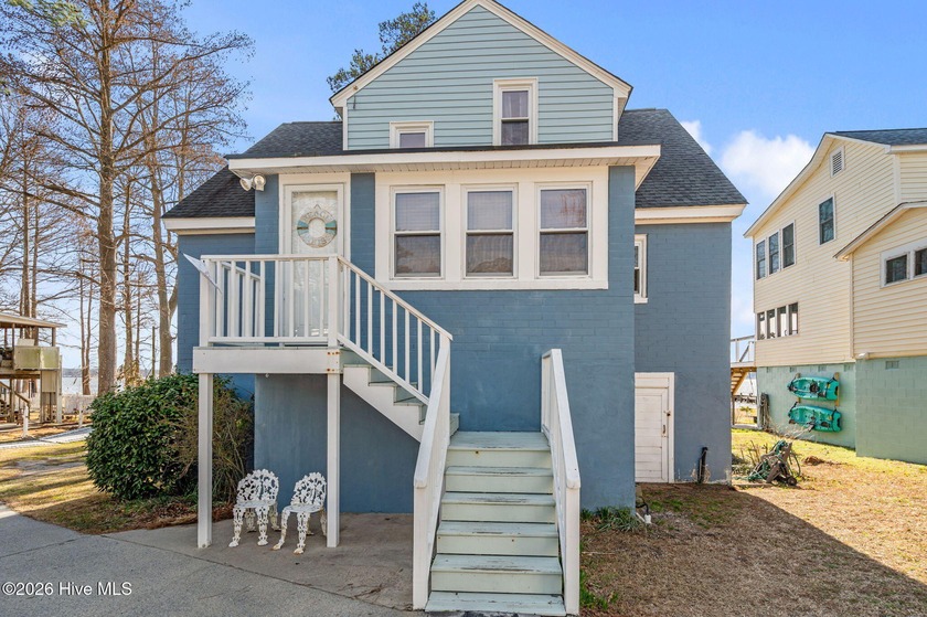 Welcome to where your future memories are made! This charming - Beach Home for sale in Washington, North Carolina on Beachhouse.com