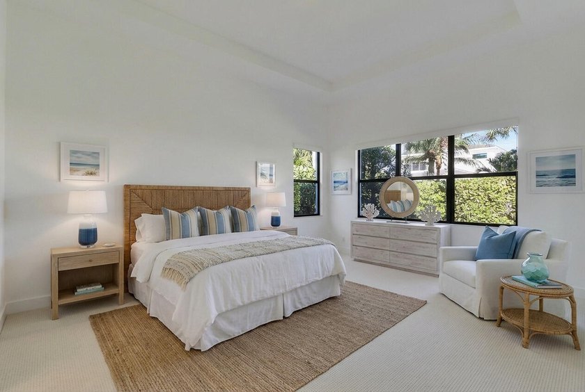 Welcome to this rarely available, beautifully maintained home - Beach Home for sale in Palm Beach Gardens, Florida on Beachhouse.com