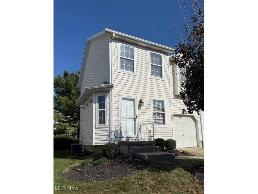 Charming 3-Bedroom End-Unit Condo with Wooded Backyard & Many - Beach Condo for sale in Painesville, Ohio on Beachhouse.com