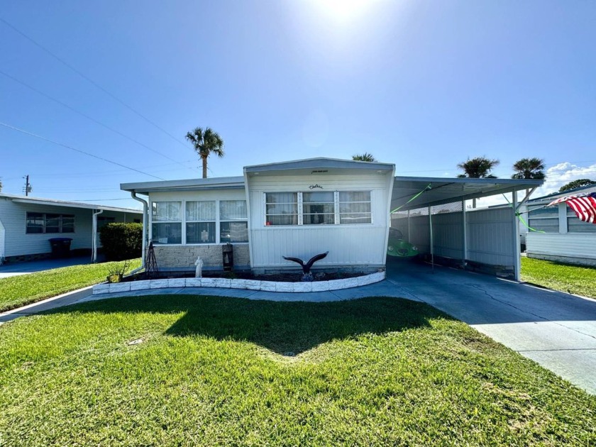 This Single wide home has 2 bedrooms 2 bathrooms with A/C duct - Beach Home for sale in Daytona Beach, Florida on Beachhouse.com