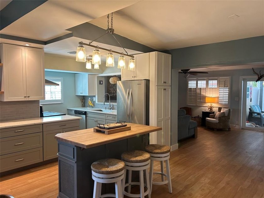 Beautiful 2 bedroom 2 bath ranch featuring a renovated kitchen - Beach Home for sale in Pompano Beach, Florida on Beachhouse.com