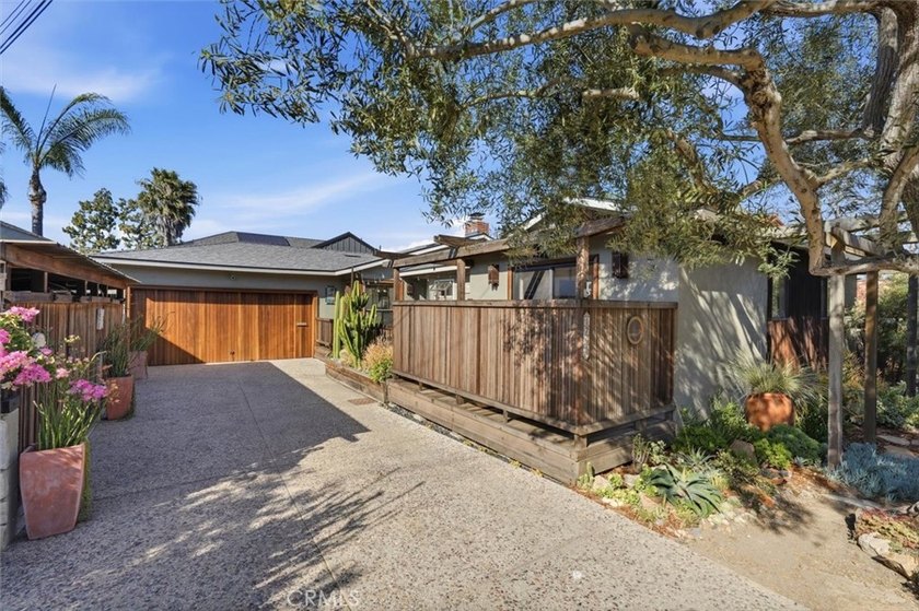 Tucked into a special pocket of Redondo Beach on a quiet - Beach Home for sale in Redondo Beach, California on Beachhouse.com