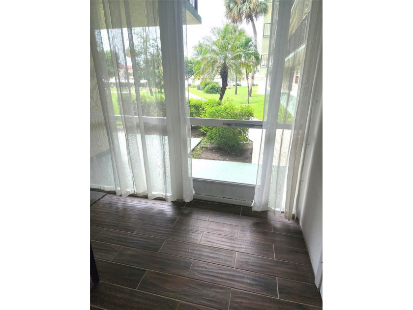 *Price Reduced*Great Location! Live in paradise only 1 mile from - Beach Condo for sale in Deerfield Beach, Florida on Beachhouse.com