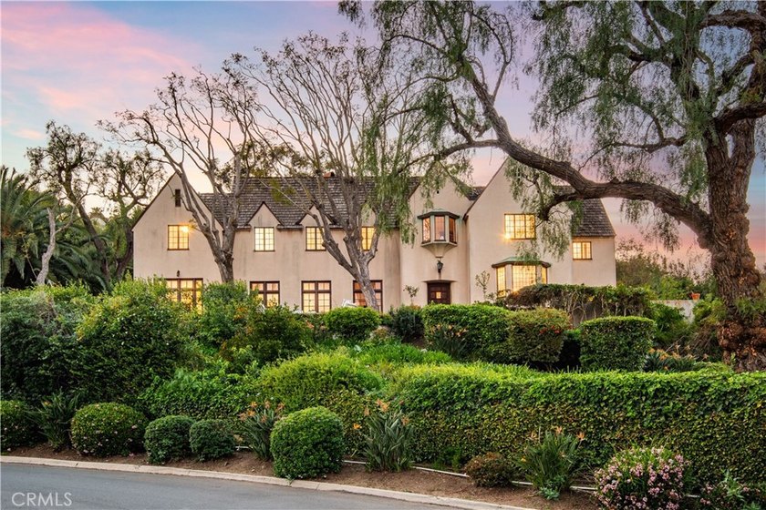 Set on a picturesque 32,000+ square foot hillside with sweeping - Beach Home for sale in Rancho Palos Verdes, California on Beachhouse.com