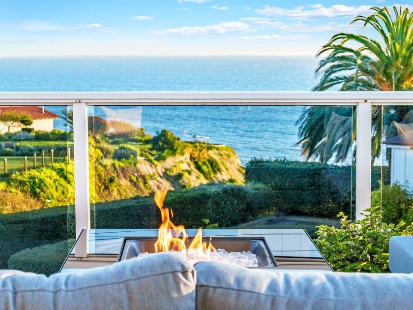 This property stands as a testament to elegant design & - Beach Home for sale in Aptos, California on Beachhouse.com