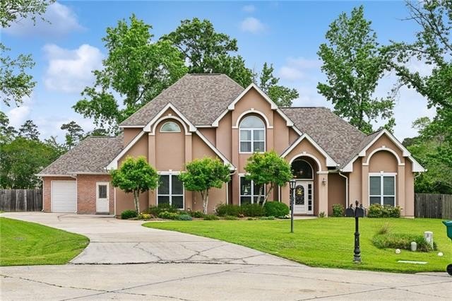 Perfectly positioned on a quiet cul-de-sac in Meadowbrook, 1338 - Beach Home for sale in Mandeville, Louisiana on Beachhouse.com