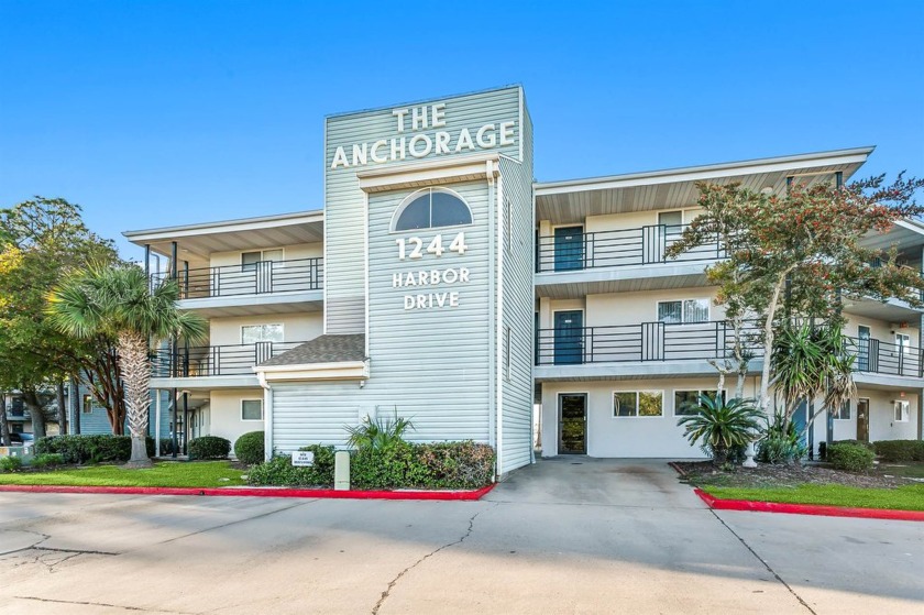 Welcome to your own slice of paradise! Come view this beautiful - Beach Condo for sale in Slidell, Louisiana on Beachhouse.com