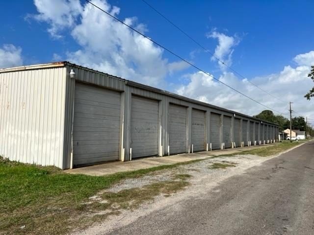 Self Storage Facility with 16 units for sale! Great for an - Beach Commercial for sale in Port Arthur, Texas on Beachhouse.com