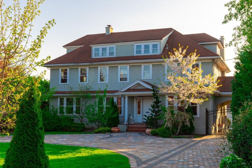 Gracious Waterfront Colonial South of Montauk!  Step into - Beach Home for sale in Bay Shore, New York on Beachhouse.com
