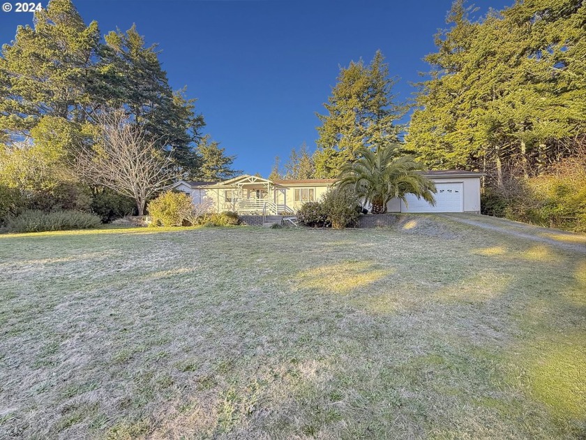 Beautiful & Peaceful setting with 4 Bed, 2 Bath, 1890 sqft - Beach Home for sale in Langlois, Oregon on Beachhouse.com