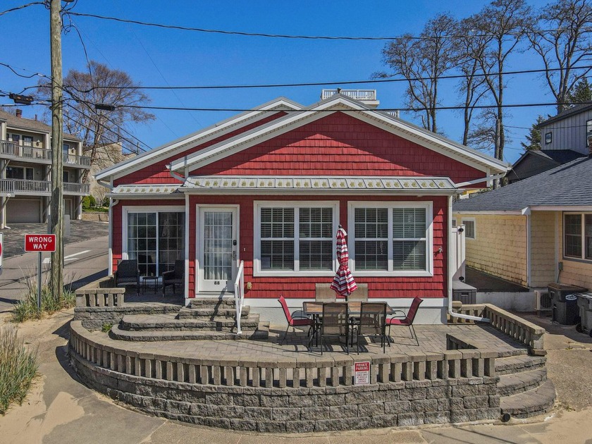 A rare opportunity to own two homes right next door to each - Beach Home for sale in South Haven, Michigan on Beachhouse.com